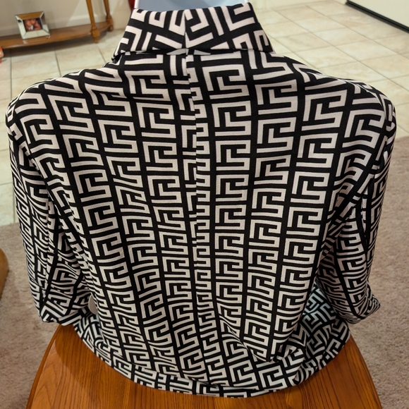 Milk & Honey black/white lined blazer, size XL - Picture 9 of 10